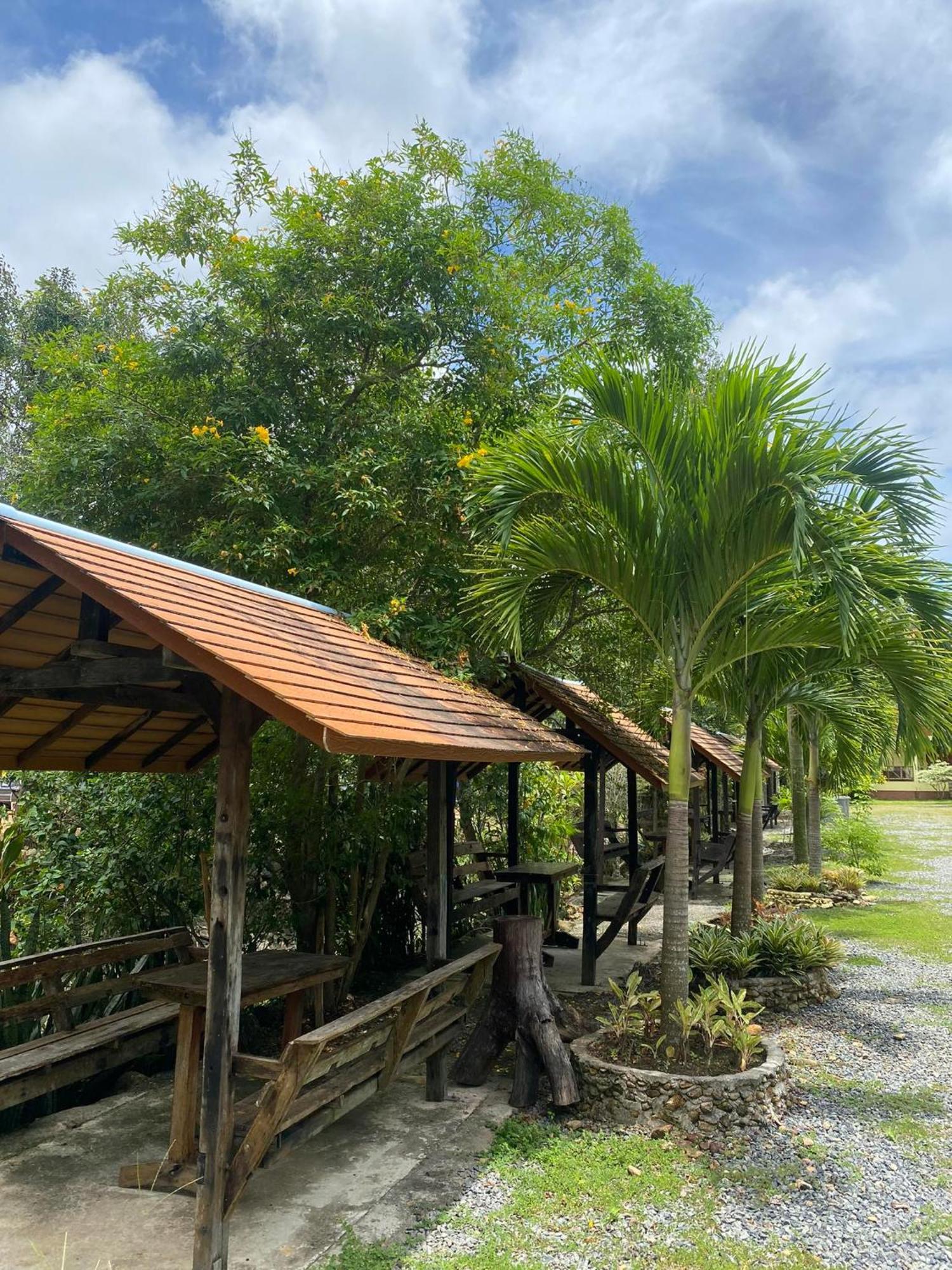 Baanrimklong Bungalow Koh Chang Esterno foto